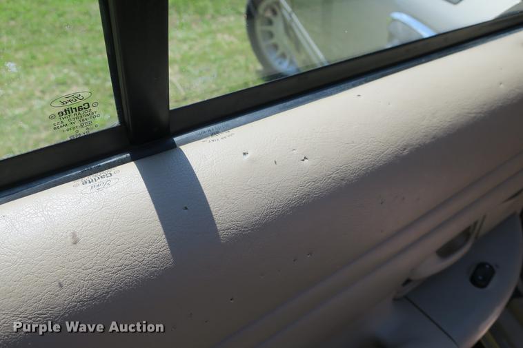 image for item DE3720 2001 Ford Crown Victoria LX