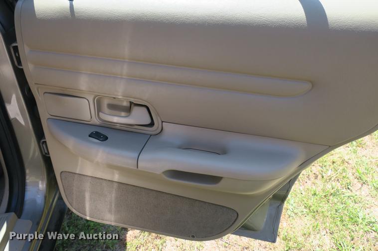 image for item DE3720 2001 Ford Crown Victoria LX