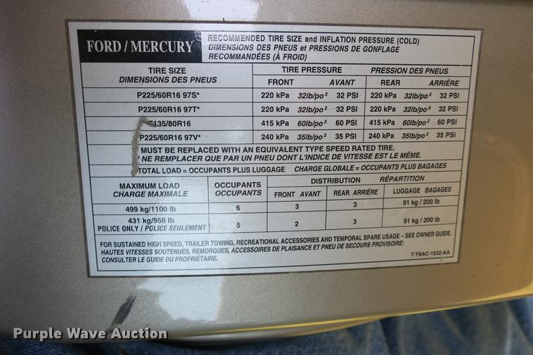 image for item DE3720 2001 Ford Crown Victoria LX