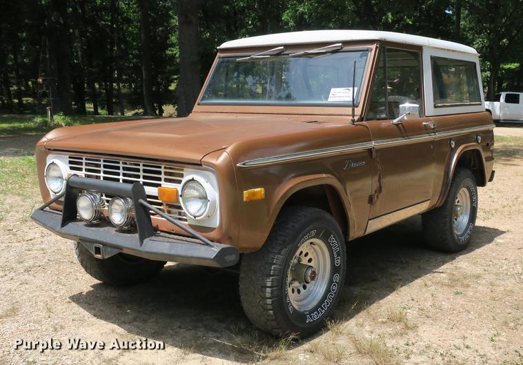 image for item DE3726 1973 Ford Bronco SUV