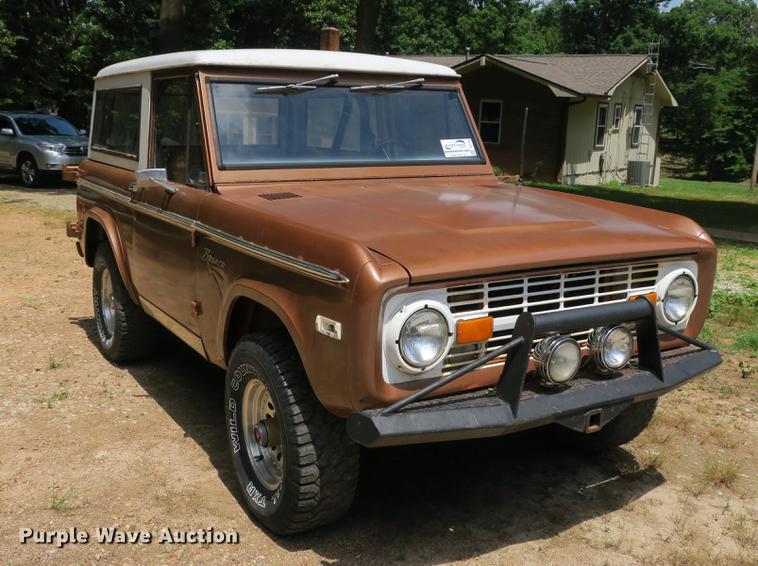 image for item DE3726 1973 Ford Bronco SUV