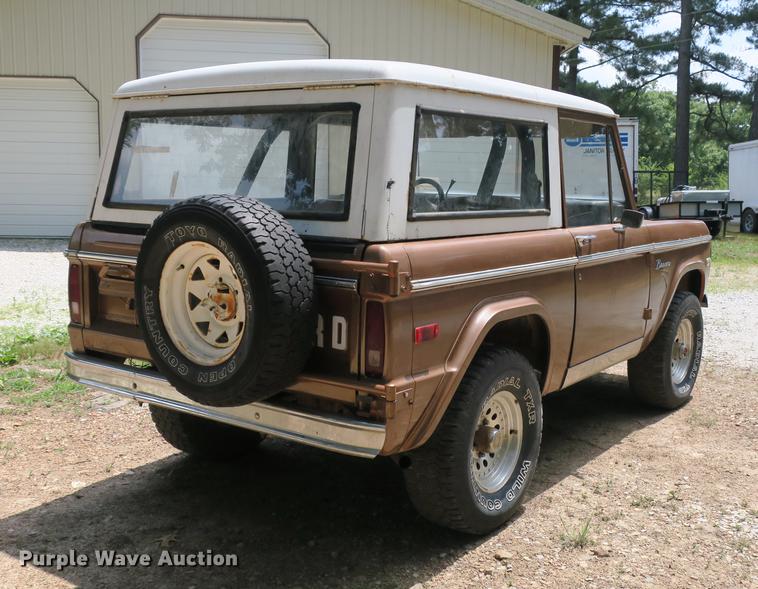 image for item DE3726 1973 Ford Bronco SUV