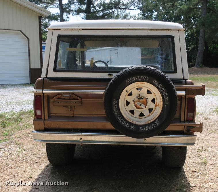 image for item DE3726 1973 Ford Bronco SUV