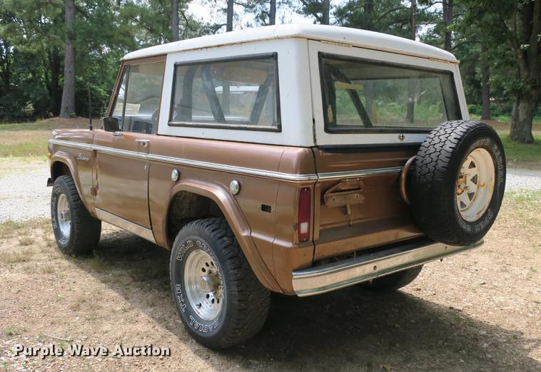 image for item DE3726 1973 Ford Bronco SUV