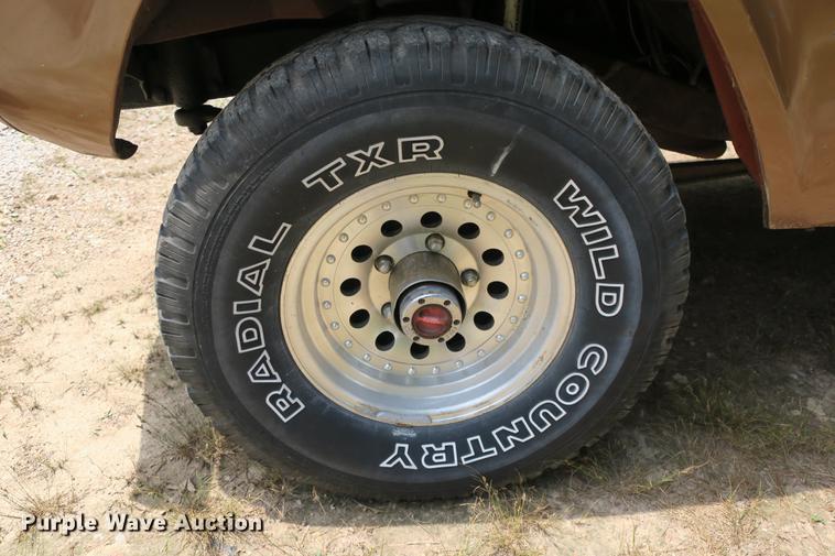 image for item DE3726 1973 Ford Bronco SUV