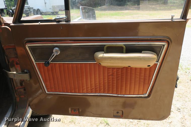 image for item DE3726 1973 Ford Bronco SUV