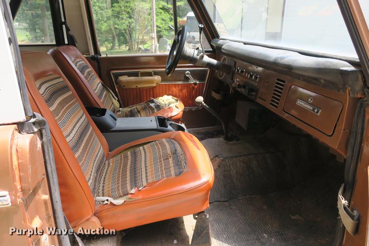 image for item DE3726 1973 Ford Bronco SUV