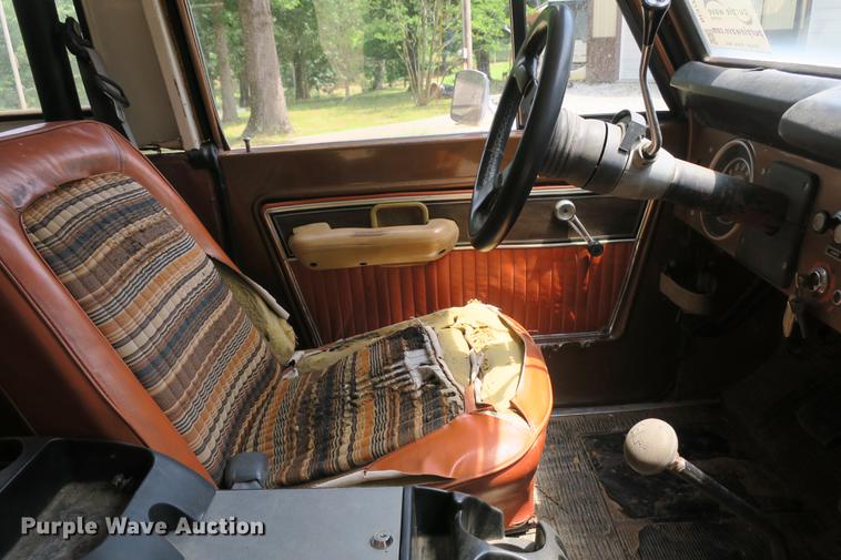 image for item DE3726 1973 Ford Bronco SUV