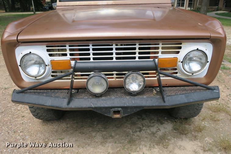 image for item DE3726 1973 Ford Bronco SUV