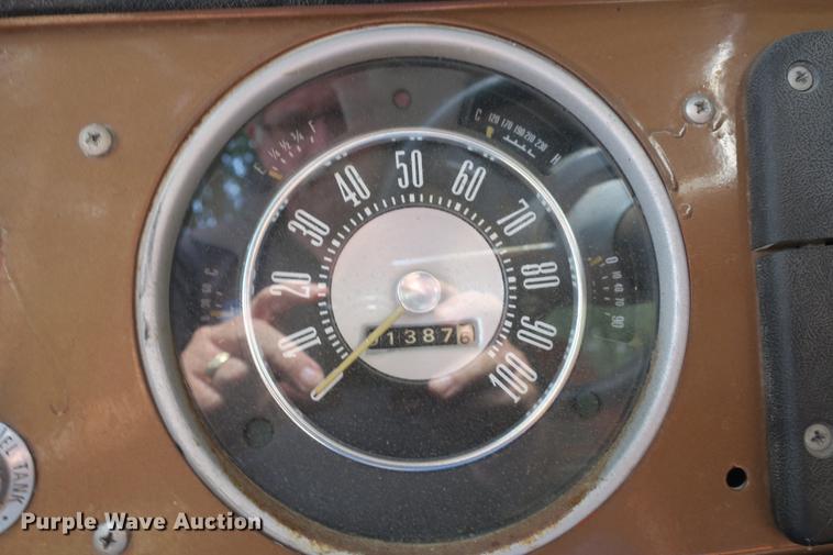 image for item DE3726 1973 Ford Bronco SUV