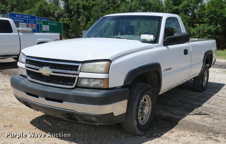image for item DE3749 2006 Chevrolet Silverado 2500HD pickup truck