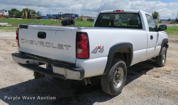 image for item DE3749 2006 Chevrolet Silverado 2500HD pickup truck