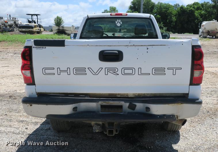 image for item DE3749 2006 Chevrolet Silverado 2500HD pickup truck