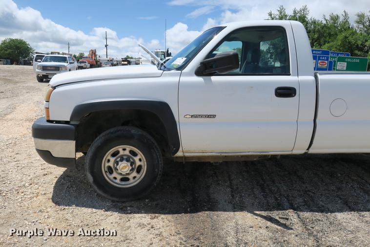 image for item DE3749 2006 Chevrolet Silverado 2500HD pickup truck