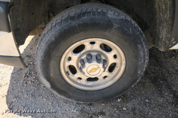 image for item DE3749 2006 Chevrolet Silverado 2500HD pickup truck