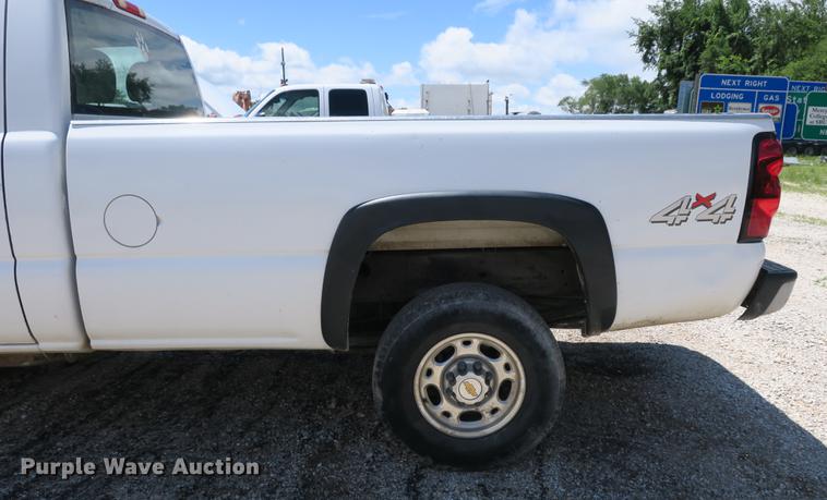 image for item DE3749 2006 Chevrolet Silverado 2500HD pickup truck