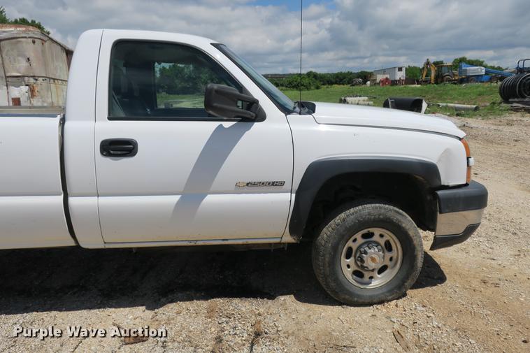 image for item DE3749 2006 Chevrolet Silverado 2500HD pickup truck