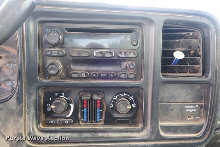 image for item DE3749 2006 Chevrolet Silverado 2500HD pickup truck