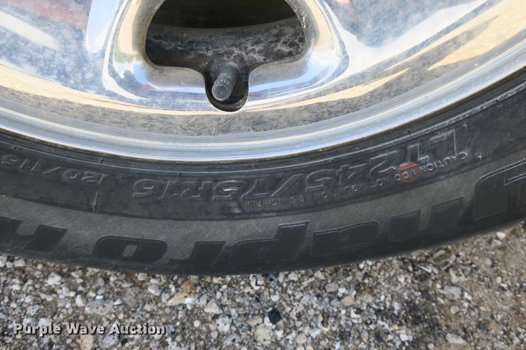 image for item DE3752 2004 Chevrolet Silverado 2500HD LS Ext. Cab pickup truck