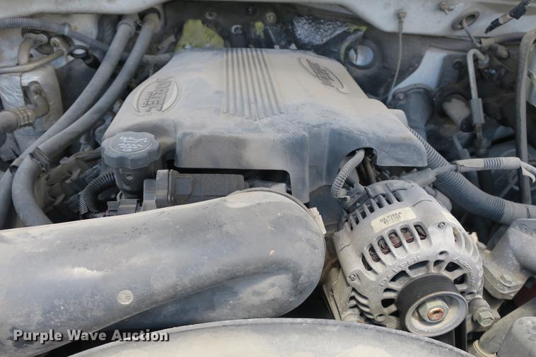 image for item DE3752 2004 Chevrolet Silverado 2500HD LS Ext. Cab pickup truck