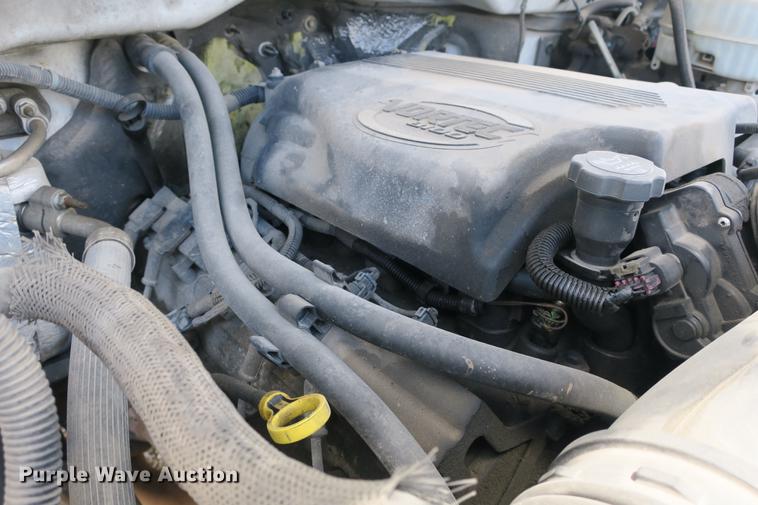 image for item DE3752 2004 Chevrolet Silverado 2500HD LS Ext. Cab pickup truck