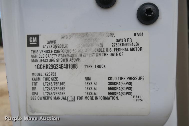 image for item DE3752 2004 Chevrolet Silverado 2500HD LS Ext. Cab pickup truck