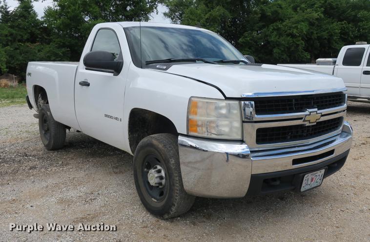 image for item DE3754 2008 Chevrolet Sliverado 2500HD pickup truck