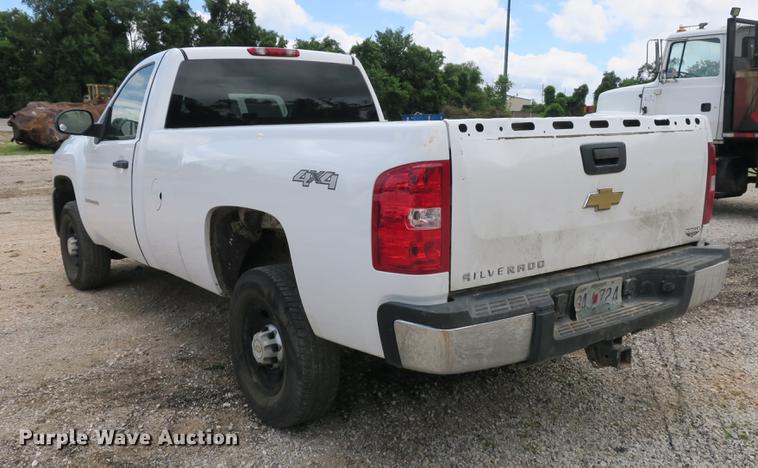 image for item DE3754 2008 Chevrolet Sliverado 2500HD pickup truck