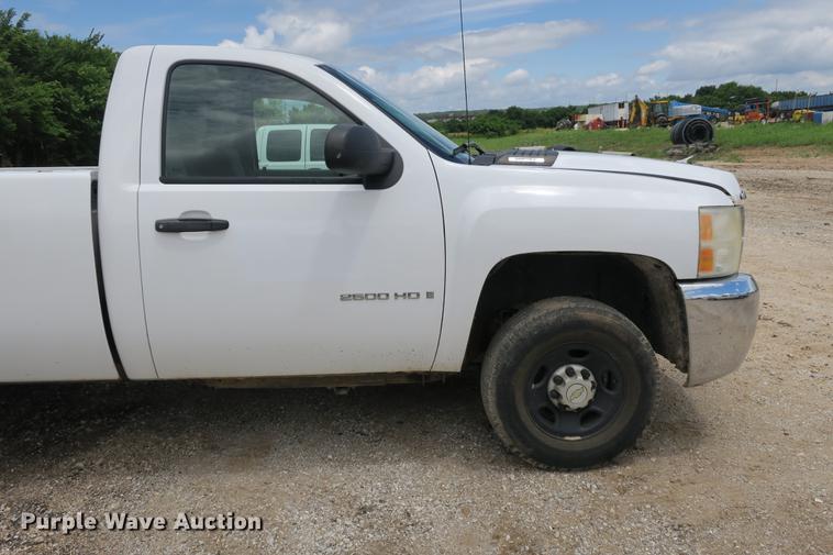 image for item DE3754 2008 Chevrolet Sliverado 2500HD pickup truck