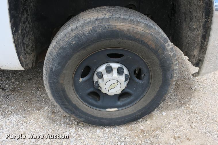 image for item DE3754 2008 Chevrolet Sliverado 2500HD pickup truck