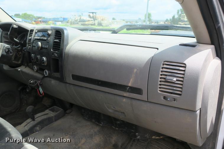 image for item DE3754 2008 Chevrolet Sliverado 2500HD pickup truck