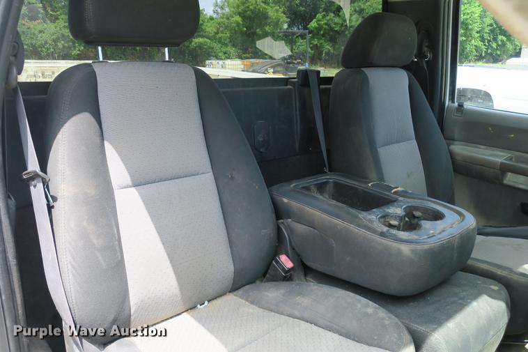 image for item DE3754 2008 Chevrolet Sliverado 2500HD pickup truck