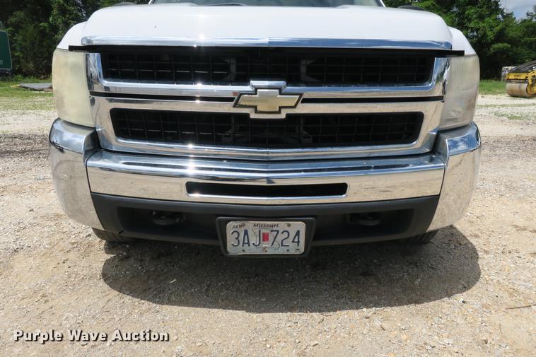 image for item DE3754 2008 Chevrolet Sliverado 2500HD pickup truck