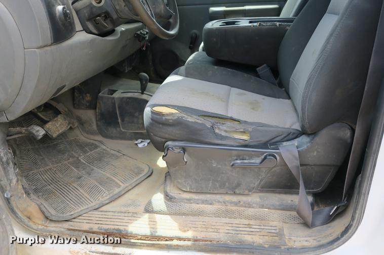 image for item DE3754 2008 Chevrolet Sliverado 2500HD pickup truck