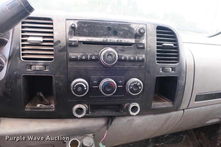 image for item DE3754 2008 Chevrolet Sliverado 2500HD pickup truck