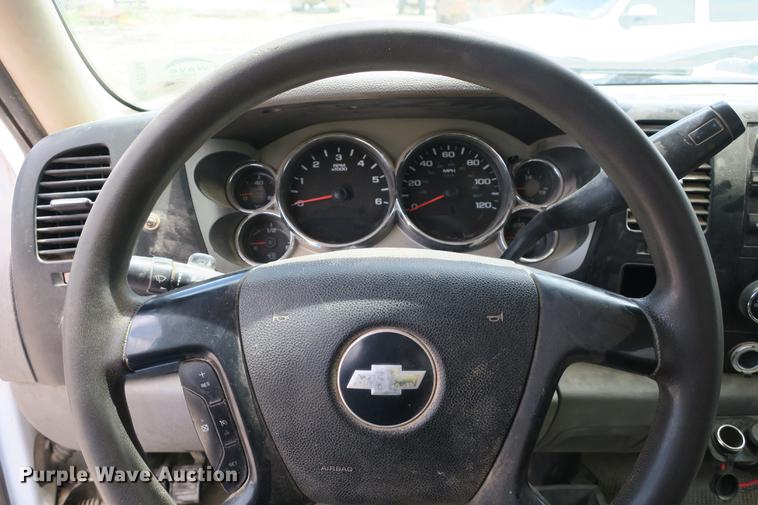 image for item DE3754 2008 Chevrolet Sliverado 2500HD pickup truck