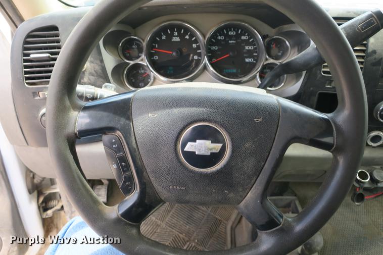 image for item DE3754 2008 Chevrolet Sliverado 2500HD pickup truck