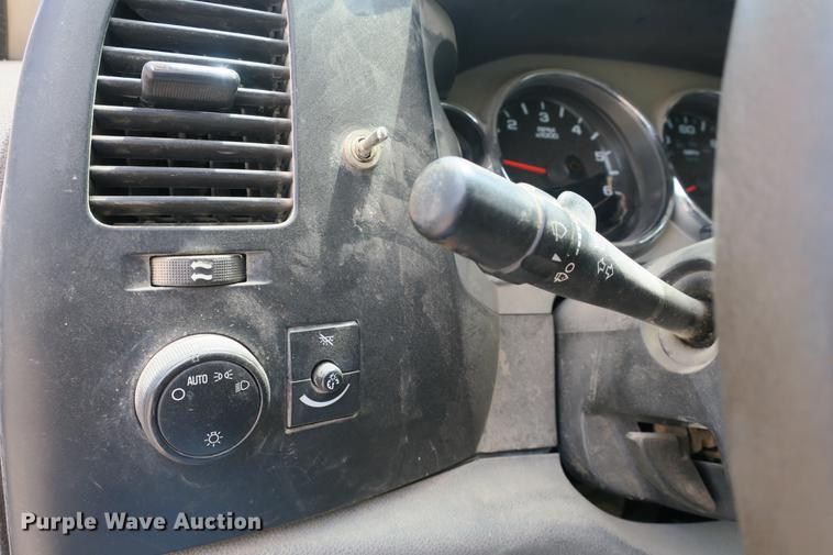 image for item DE3754 2008 Chevrolet Sliverado 2500HD pickup truck