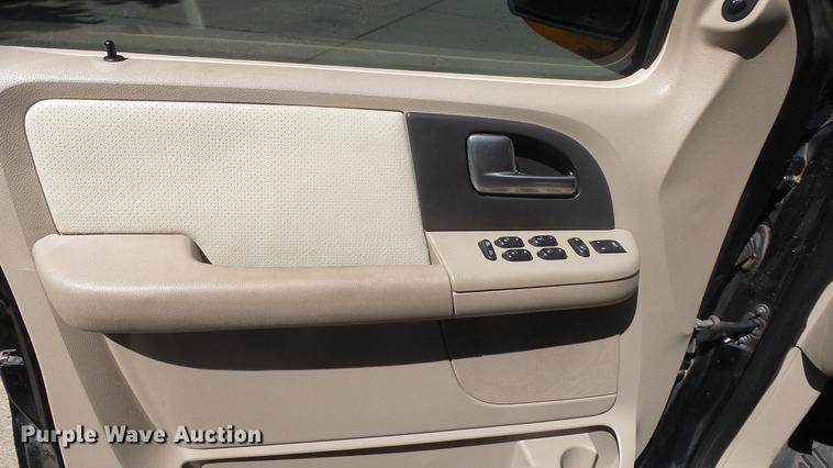 image for item DE7179 2003 Ford Expedition Eddie Bauer SUV