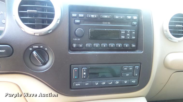 image for item DE7179 2003 Ford Expedition Eddie Bauer SUV