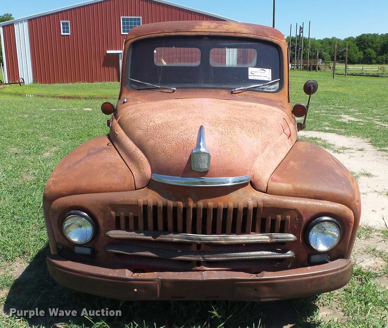 image for item DE7184 1952 International pickup truck