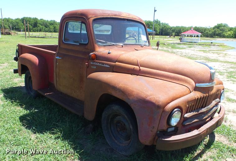 image for item DE7184 1952 International pickup truck