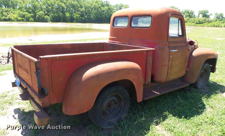 image for item DE7184 1952 International pickup truck