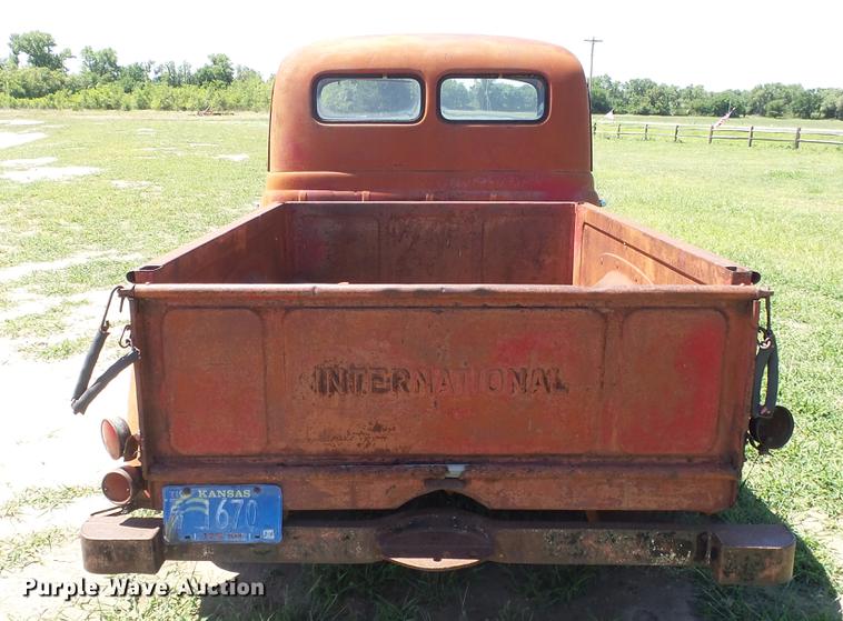 image for item DE7184 1952 International pickup truck