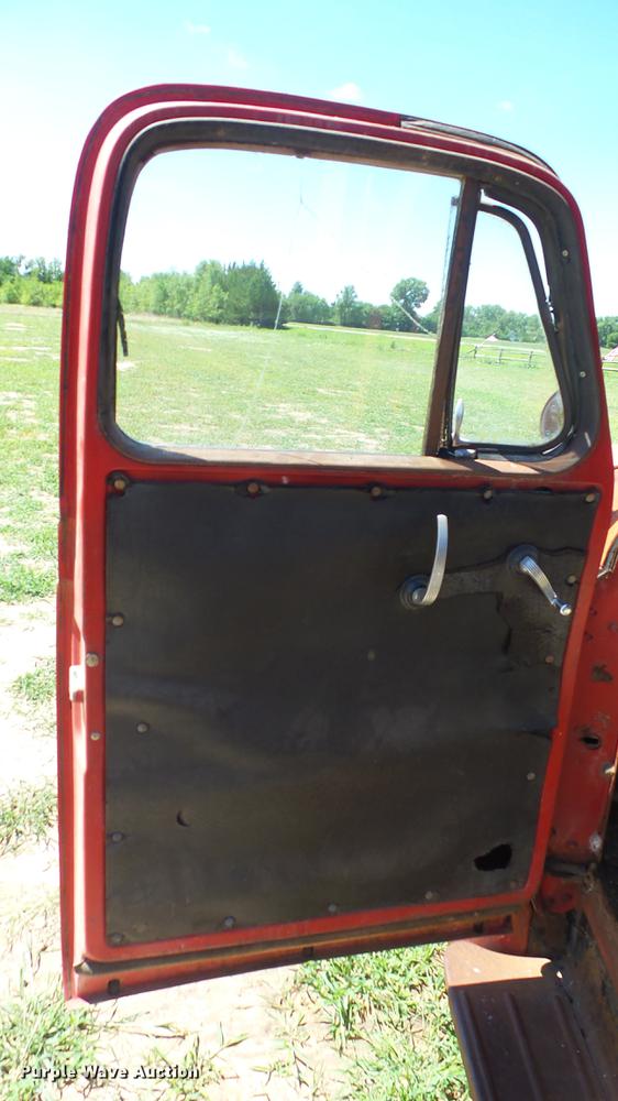 image for item DE7184 1952 International pickup truck