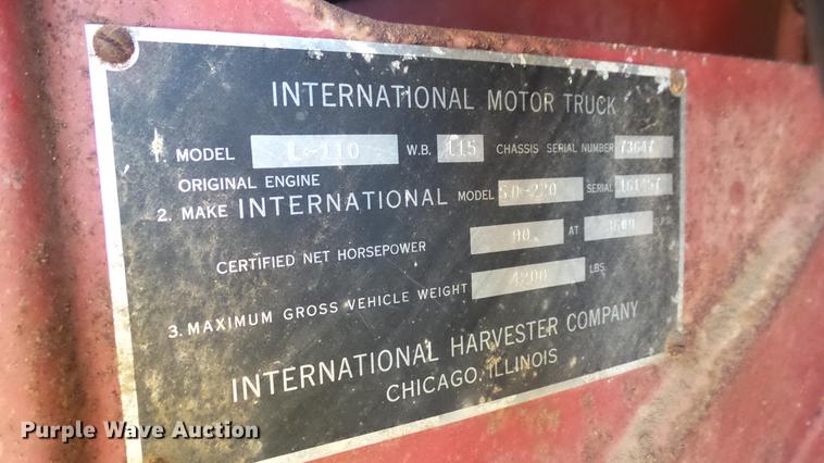 image for item DE7184 1952 International pickup truck