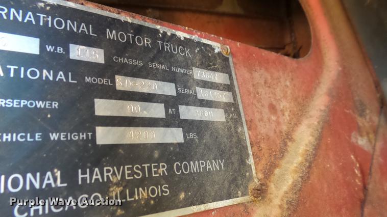 image for item DE7184 1952 International pickup truck