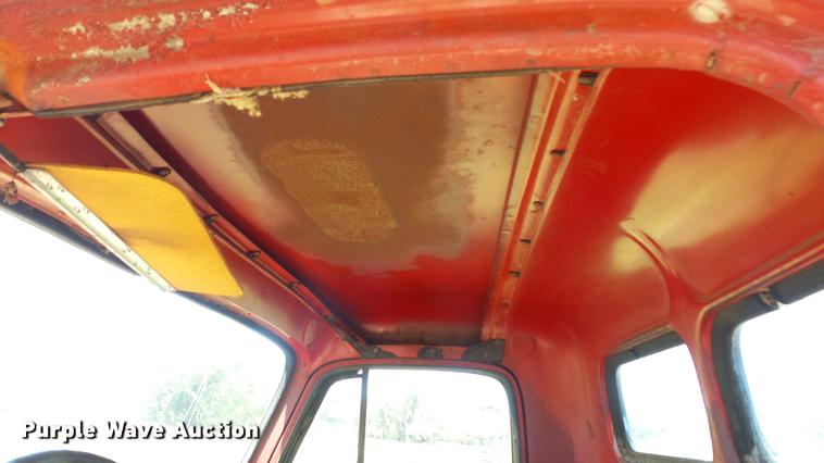 image for item DE7184 1952 International pickup truck