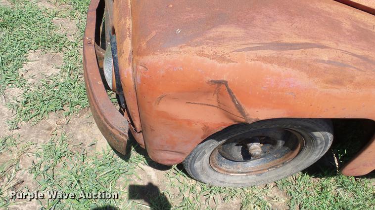 image for item DE7184 1952 International pickup truck