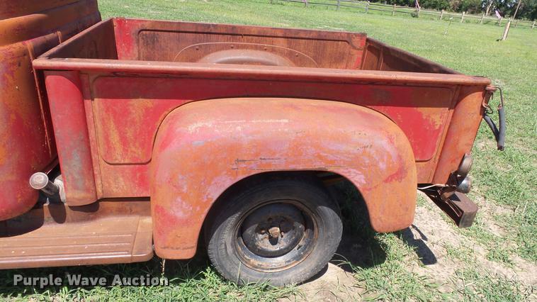 image for item DE7184 1952 International pickup truck